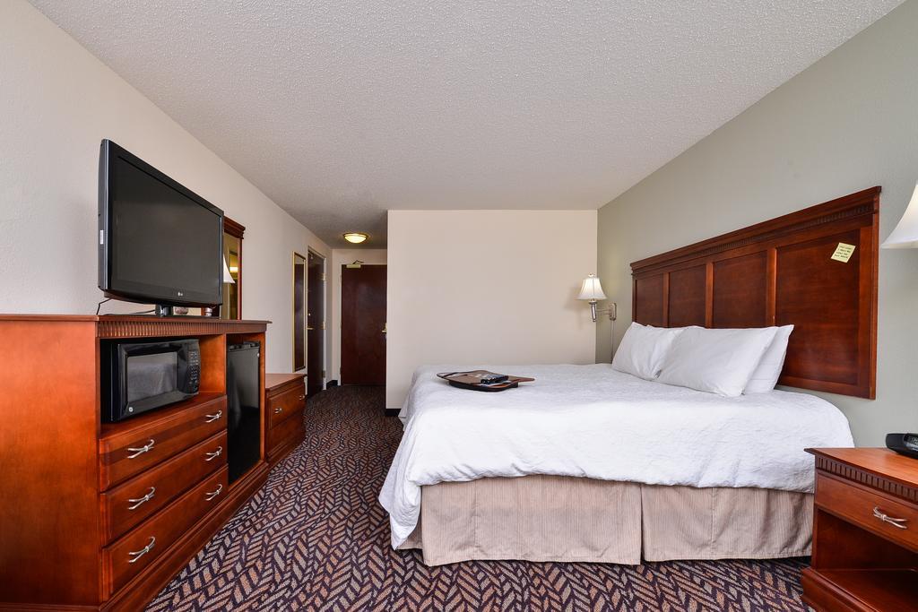 Hampton Inn & Suites Dayton-Vandalia Murlin Heights Exterior photo